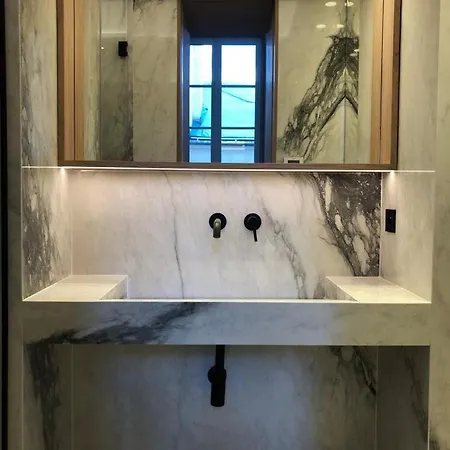 Luxurious -2br-4p-hotel De Apartment *