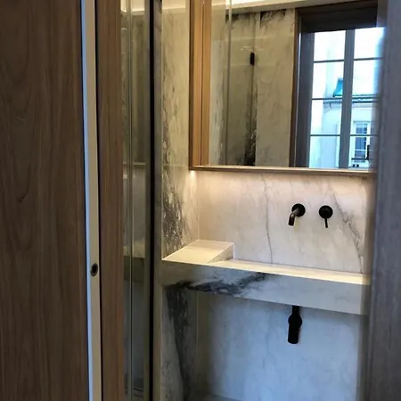 Luxurious -2br-4p-hotel De Apartment Paris