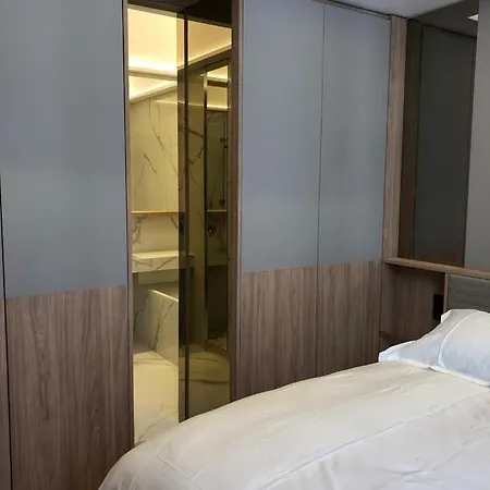 Luxurious -2br-4p-hotel De Apartment