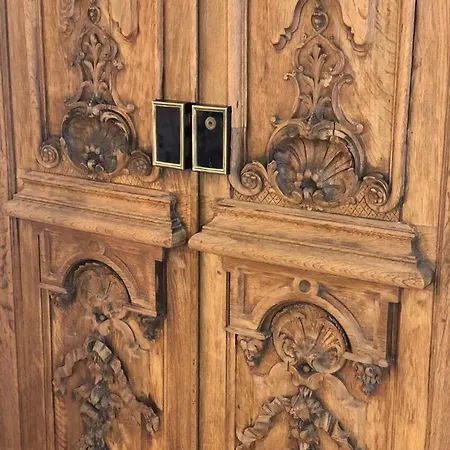 Luxurious -2br-4p-hotel De Paris
