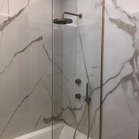 Luxurious -2br-4p-hotel De Paris